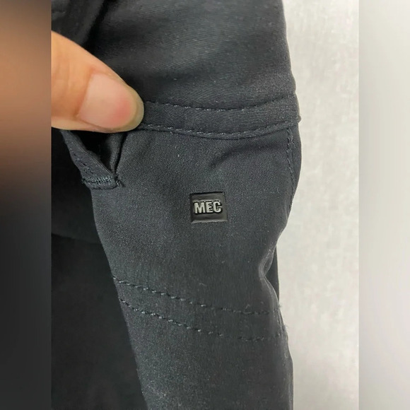 MEC  shorts with 2 zipper back pockets Sz 12 - Picture 4 of 9